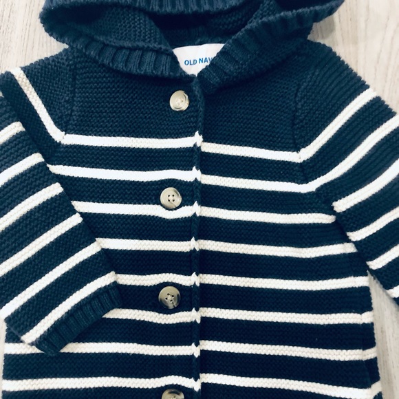 ⭐️Host Pick⭐️ Old Navy Baby Sweater 6-12 Months - Picture 2 of 8